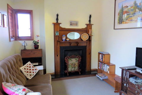 McCloud House - Accommodation Sunshine Coast 4