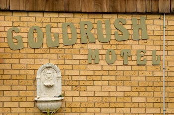 Young Goldrush Motel - Accommodation Sunshine Coast 1