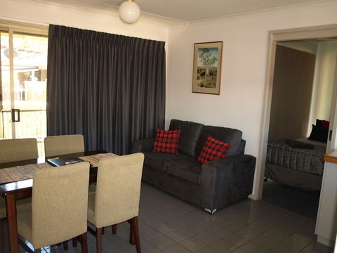 Old Coach Motor Inn - Accommodation Sunshine Coast 4