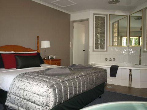 Old Coach Motor Inn - Accommodation Sunshine Coast 6