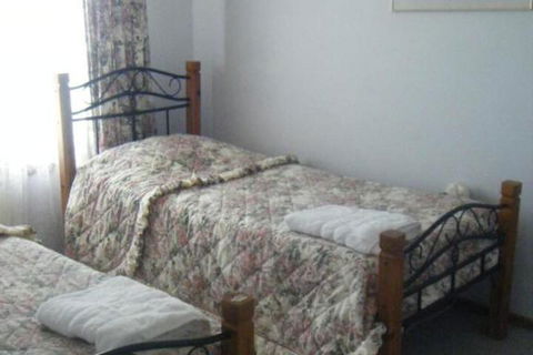 Catania Cottage & Farmhouse - Accommodation Sunshine Coast 4