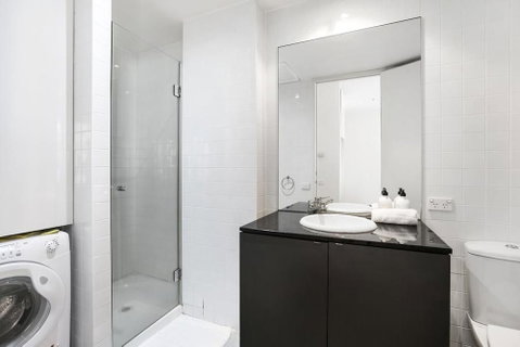 Anchor On Collins - Accommodation Sunshine Coast 2