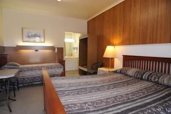 Bamboo Motor Inn - Accommodation Sunshine Coast 1