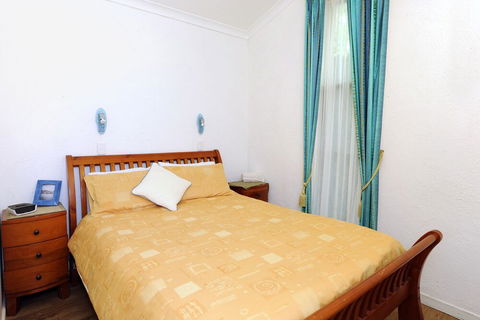 Falls Retreat B & B - Accommodation Sunshine Coast 2
