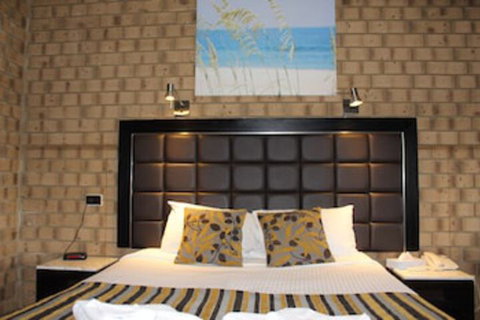 Pavlos Motel - Accommodation Sunshine Coast 0