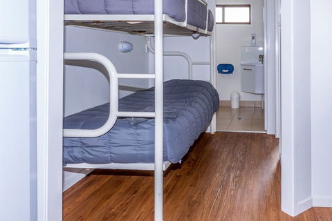 Wollongong Surf Leisure Resort - Accommodation Sunshine Coast 4