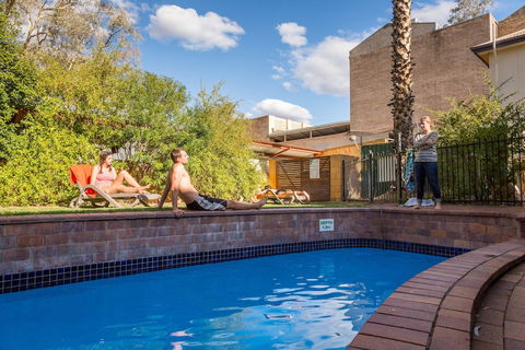 Alice Springs YHA - Hostel - Accommodation Sunshine Coast 2