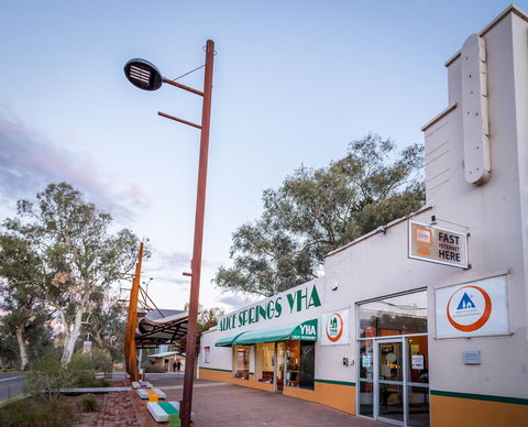 Alice Springs YHA - Hostel - Accommodation Sunshine Coast 0