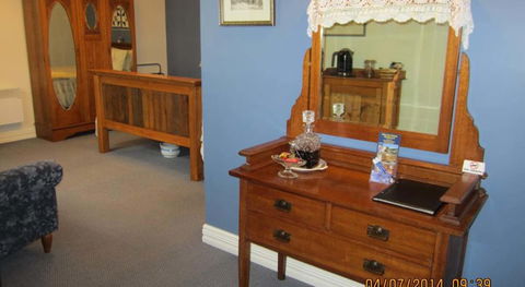 Walton House - Accommodation Sunshine Coast 1