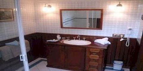 Walton House - Accommodation Sunshine Coast 3