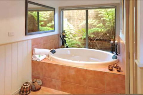 Eagle Hammer Cottages - Accommodation Sunshine Coast 4