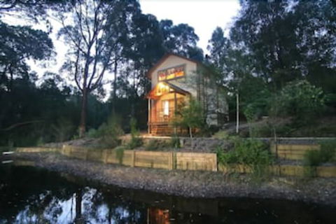Eagle Hammer Cottages - Accommodation Sunshine Coast 0