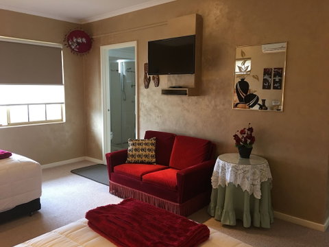 Armadale Cottage Bed & Breakfast - Accommodation Sunshine Coast 3