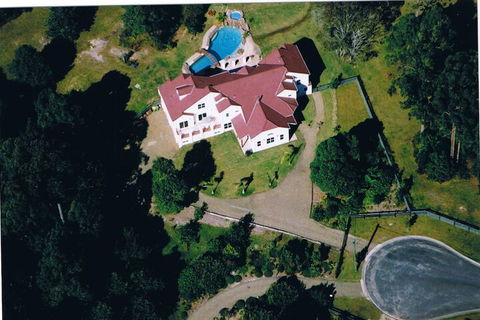 Kingfishers Manor - Accommodation Sunshine Coast 3
