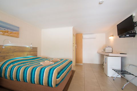 A & A Motel - Accommodation Sunshine Coast 4