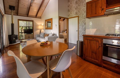 Lake Weyba Cottages - Accommodation Sunshine Coast 5
