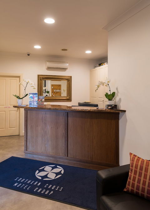 Bowen Inn Motel - Accommodation Sunshine Coast 3