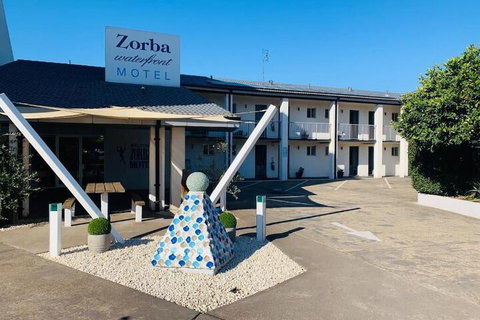 Zorba Motel - Accommodation Sunshine Coast 2