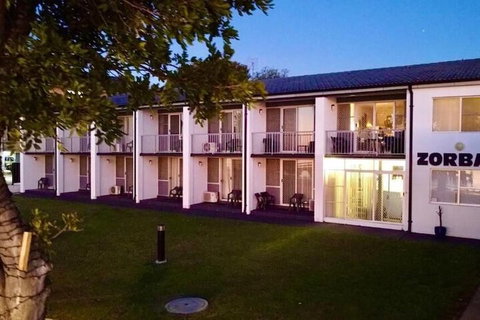 Zorba Motel - Accommodation Sunshine Coast 1
