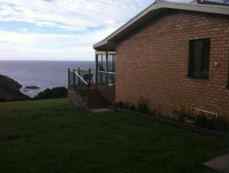 Naracoopa TAS Accommodation Sunshine Coast