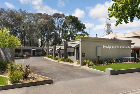 National Hotel Complex And Bendigo Central Apartments - Accommodation Sunshine Coast 3