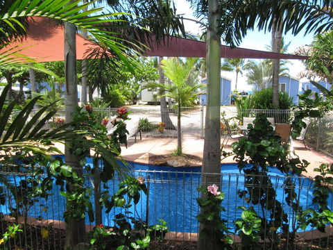 Tropical Beach Caravan Park - Accommodation Sunshine Coast 2
