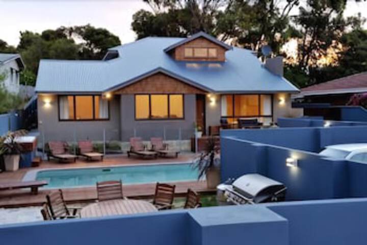 Waikiki WA Accommodation Sunshine Coast
