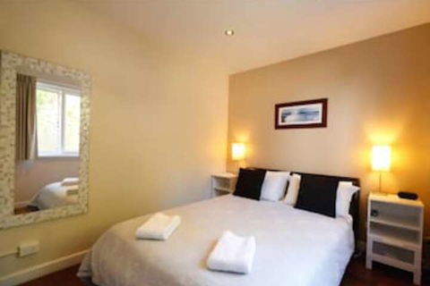 Waikiki Beach Bed & Breakfast - Accommodation Sunshine Coast 7
