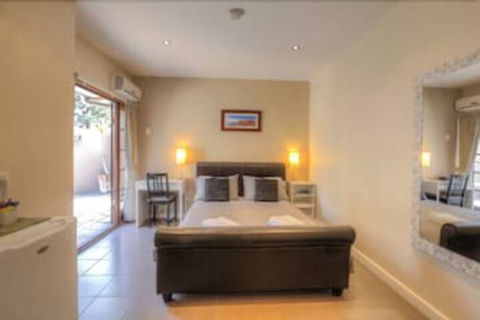 Waikiki Beach Bed & Breakfast - Accommodation Sunshine Coast 5