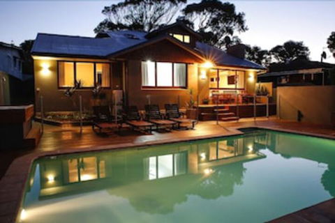 Waikiki Beach Bed & Breakfast - Accommodation Sunshine Coast 2