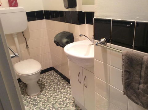 The New Whyalla Hotel - Accommodation Sunshine Coast 1