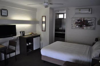 Brougham Arms Hotel - Accommodation Sunshine Coast 5