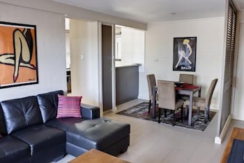 Brougham Arms Hotel - Accommodation Sunshine Coast 3