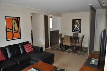 Brougham Arms Hotel - Accommodation Sunshine Coast 1
