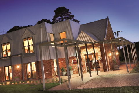 Cleveland Winery - Accommodation Sunshine Coast 1