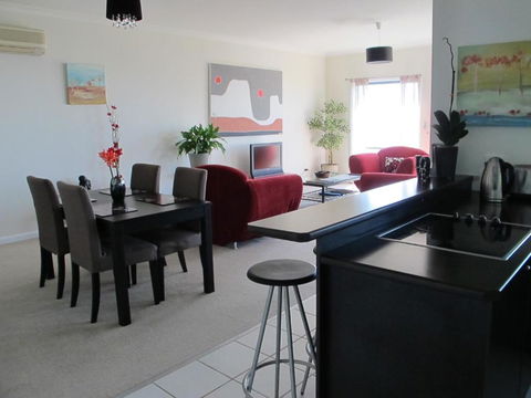 Bonza View - Accommodation Sunshine Coast 5