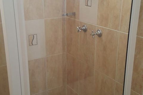 Fourth Avenue Motor Inn - Accommodation Sunshine Coast 3