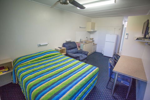 Fourth Avenue Motor Inn - Accommodation Sunshine Coast 7