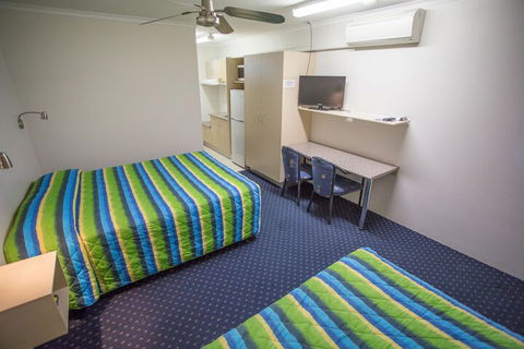 Fourth Avenue Motor Inn - Accommodation Sunshine Coast 5