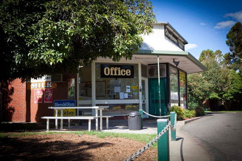 Strayleaves Caravan Park - Accommodation Sunshine Coast 1