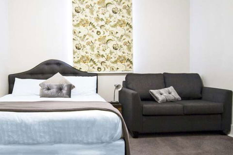 Town Square Motel - Accommodation Sunshine Coast 4