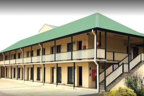 Town Square Motel - Accommodation Sunshine Coast 0