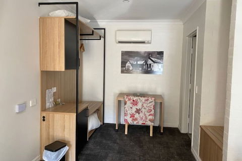 Town Square Motel - Accommodation Sunshine Coast 1