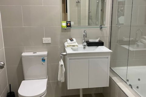 Town Square Motel - Accommodation Sunshine Coast 2