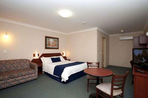 Town Square Motel - Accommodation Sunshine Coast 3