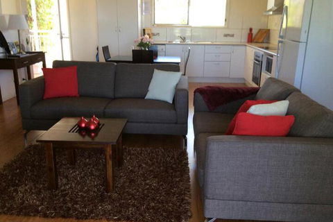 Tinaroo Sunset Retreat - Accommodation Sunshine Coast 5