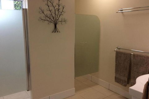 Tinaroo Sunset Retreat - Accommodation Sunshine Coast 6