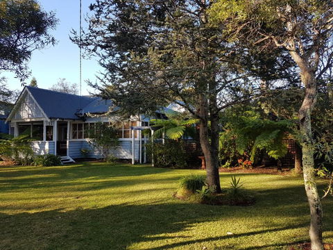 Wyreepi Caribbean Chalet - Accommodation Sunshine Coast 0