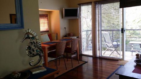 Wyreepi Caribbean Chalet - Accommodation Sunshine Coast 5