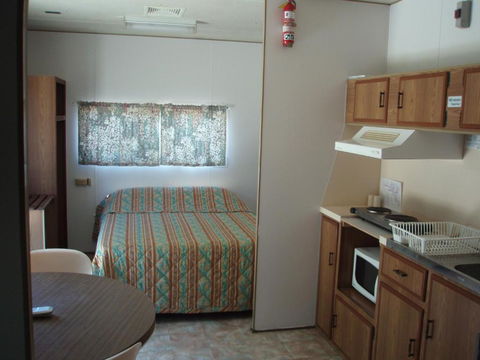 Lakeside Tourist Park - Accommodation Sunshine Coast 1
